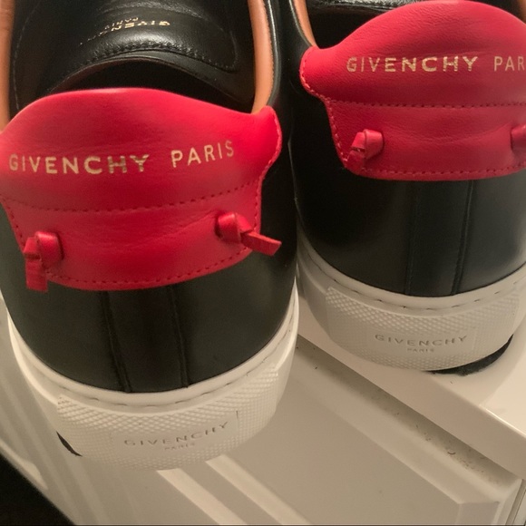 Givenchy sneakers size 11 - Picture 3 of 4